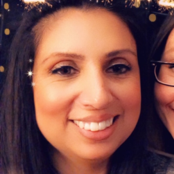 Meet your Posher, Jessica - Picture 1 of 1